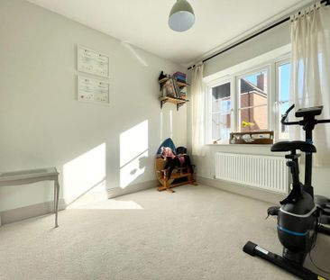 4 bedroom detached house to rent - Photo 3