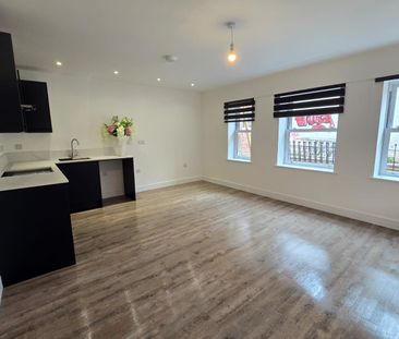 2 bedroom end terraced house - Photo 3