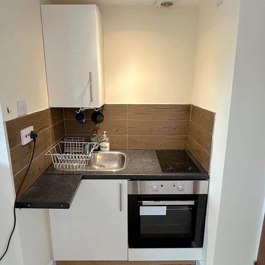Norwood Road, Southall, Middlesex - Photo 1