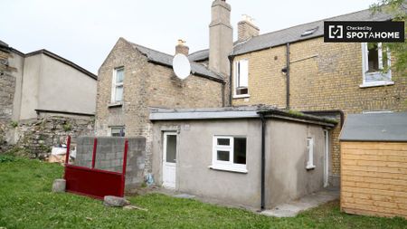 Room in shared apartment for rent in Inns Quay, Dublin - Photo 4