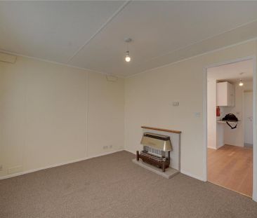 2 bedroom detached house to rent - Photo 2
