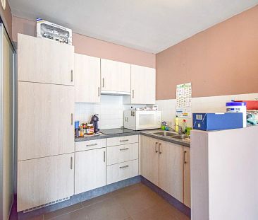 Recent duplexappartement met ruime slaapkamer in centrum van Gistel - Photo 4