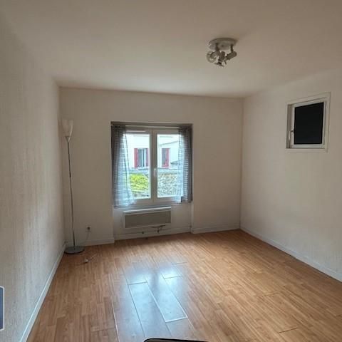 Location Appartement 1 pièce 19m² CORBEIL ESSONNES 91100 - Photo 1
