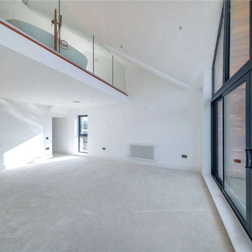 Beautifully designed, high specification, spacious detached contemporary family home with an abundance of space and light. - Photo 1