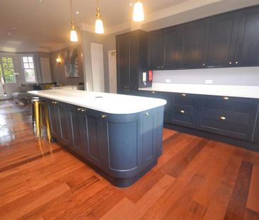 1 bedroom Flat To Let - Photo 3