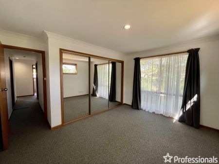 1/2 Elwin Court, North Nowra NSW 2541 - Photo 5