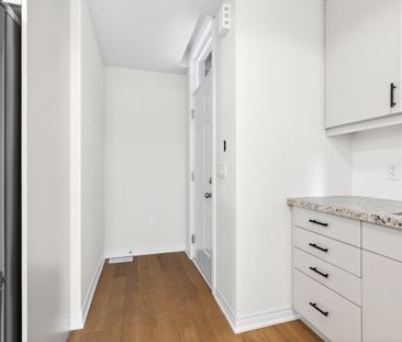 For Lease - 3201 Sixth Line Unit# Unit 2, Oakville, Ontario - Photo 1