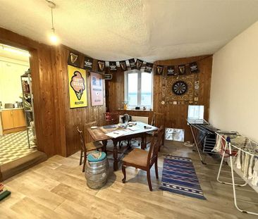 5 bedroom flat to rent - Photo 2