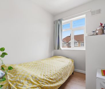 4 Bed Terraced House, Seaton Road, HA0 - Photo 3