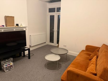 Room in a Shared House, Tennyson Street, LE2 - Photo 2