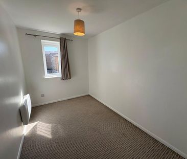 Ascot Court, Aldershot, Hampshire, GU11 - Photo 6