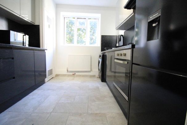 3 bedroom flat to rent - Photo 1