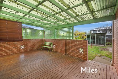 349 Waterdale Road, Bellfield - Photo 2