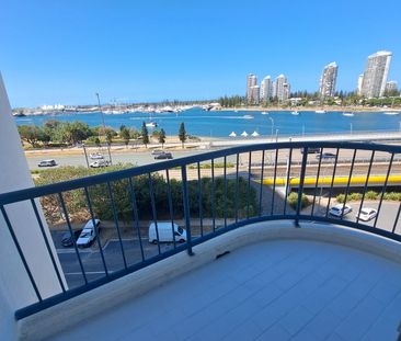 Modern studio apartment on the Southport Broadwater! - Photo 2