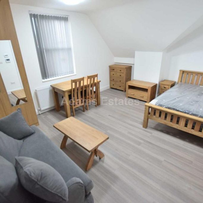 Studio to rent - Photo 1