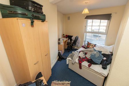 3 bedroom apartment to rent - Photo 4