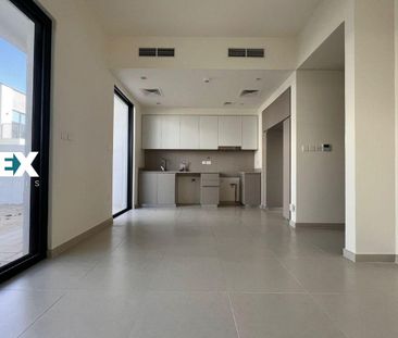 3 Bed Villa | Opposite to Pool | Landscaped - Photo 1