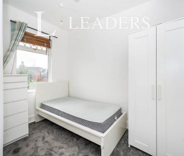 1 bedroom in a house share to rent - Photo 4