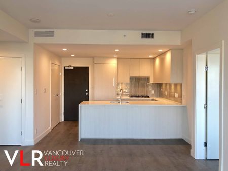 Condo in Burnaby, BC - Photo 4