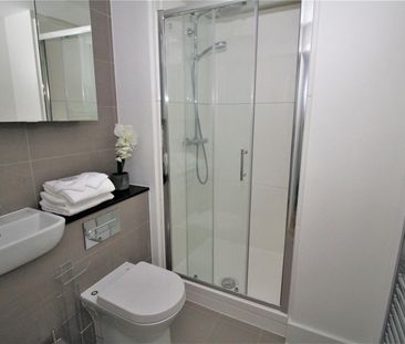 London Road, Crawley - Photo 5