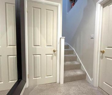 4 bedroom semi-detached house to rent - Photo 1