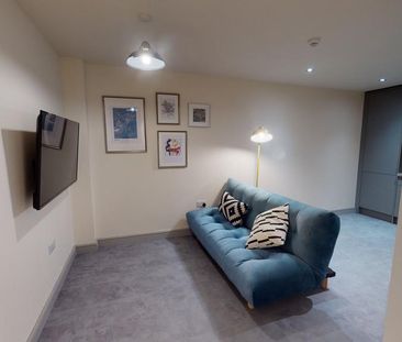 5 bedroom flat to rent - Photo 1