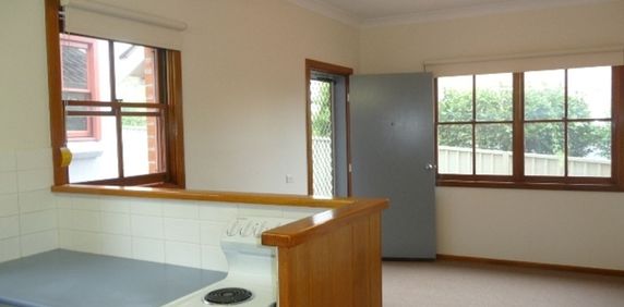 Handy & Convenient - Photo 2