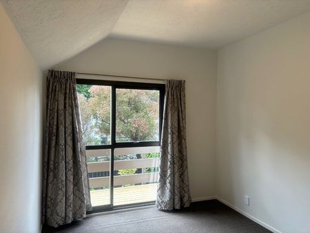 ILAM – STUDENT PROPERTY – CLOSE TO UC – 3 BEDROOMS – MODERN - Photo 4