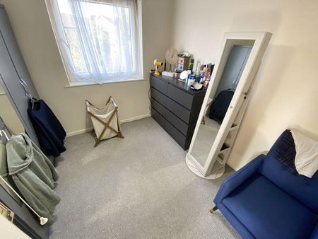 3 bedroom end of terrace house to rent - Photo 4