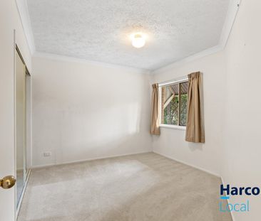 Ground Floor Unit with Private Rear Courtyard - Photo 4