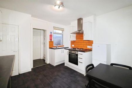 2 bedroom terraced house to rent - Photo 5