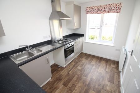 3 Bedroom Town House - Photo 2