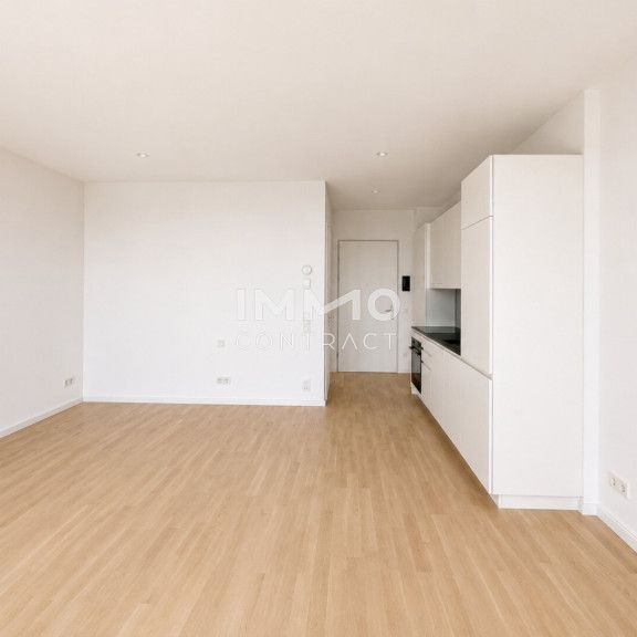 City Retreat mit Weitblick: 42. Etage - Ostseitiges Studio mit Loggia im DC2 Tower - Photo 1