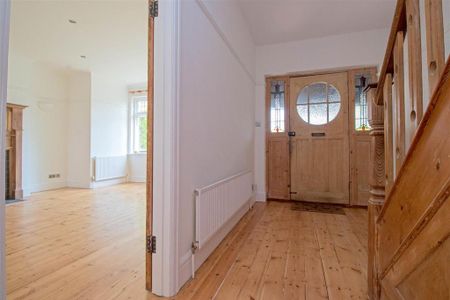4 bedroom semi-detached house to rent - Photo 3