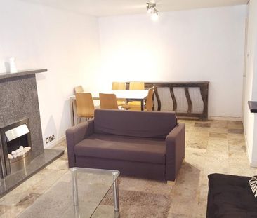 3 bed terraced house to rent in Henry Square, Newcastle Upon Tyne, NE2 - Photo 2