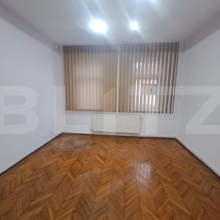 Casa de inchiriat - ideala pentru birouri sau activitate com - Fotografie 1