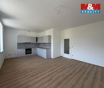 Pronájem bytu 1+kk a garsoniéry 38 m² - Photo 6