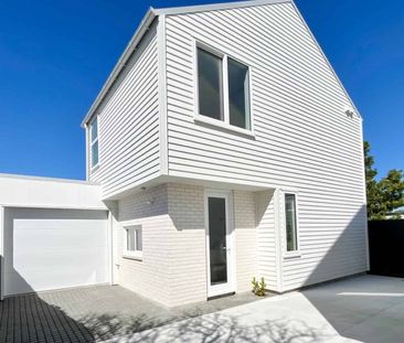 Brand new standalone 2 bed townhouse with garage - Photo 5