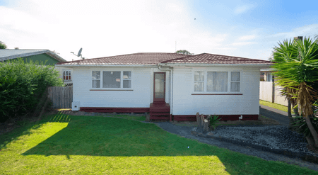 Three Bedroom Family Home - Photo 4