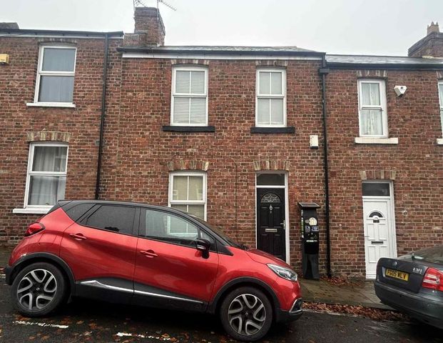 4 bedroom private hall to rent - Photo 1