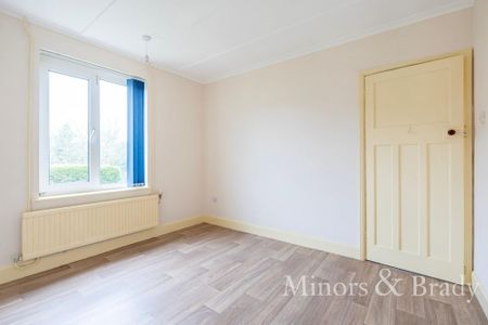 3 bedroom detached bungalow to rent - Photo 4