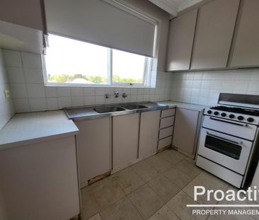 Stylish, Sunlit & Superbly Positioned – Bayside Living at Its Best - Photo 5