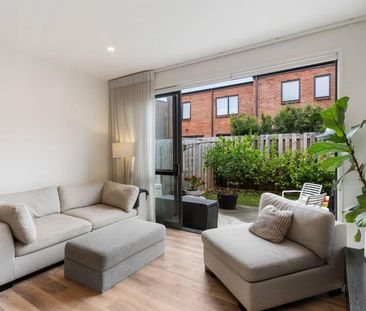 Stunning 3 bedroom home - Photo 4