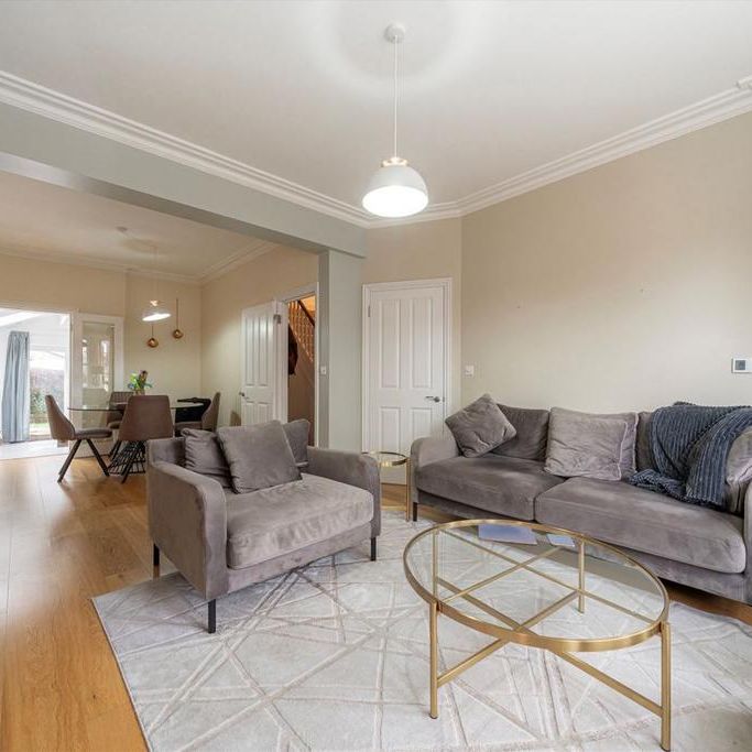 4 bedroom semi-detached house to rent - Photo 1