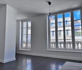 Location appartement Marseille 6ème (13006) - Photo 2