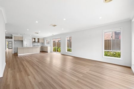 Charming Family Home in a Thriving Location - Photo 2