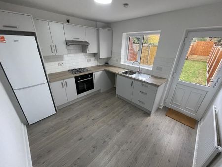 2 bedroom terraced house to rent - Photo 4