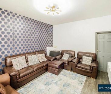 3 bedroom end of terrace house to rent - Photo 3