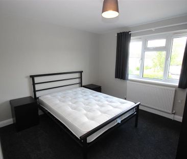 4 bedroom house to rent - Photo 3
