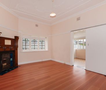 Character Home in Prime Oatley Location - Photo 1